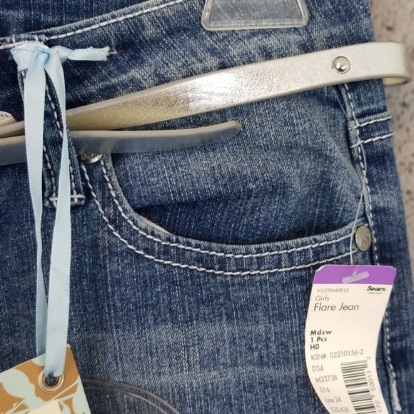 RVT Flare Jean's with Belt - Picture 3 of 8